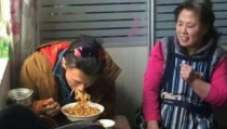 娱乐吃瓜酱上海老爷爷,揭秘都市老人的欢乐生活